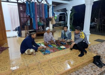 Dialogis Dengan Warga, Bhabinkamtibmas Sampaikan Pesan Kamtibmas