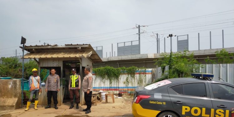 *POLDA JABAR HIMBAU MASYARAKAT TIDAK BERAKTIVITAS DI JALUR PROYEK KERETA CEPAT JAKARTA BANDUNG ( KCJB )*