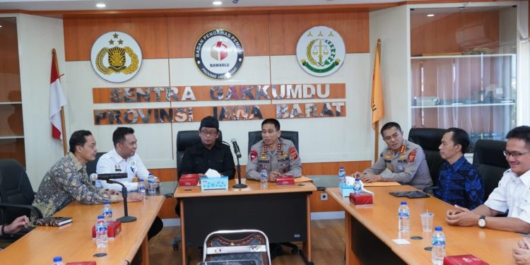 *KUNJUNGAN KERJA SEKALIGUS SILATURAHMI KAPOLDA JABAR KE KANTOR KPU – BAWASLU PROVINSI JAWA BARAT*