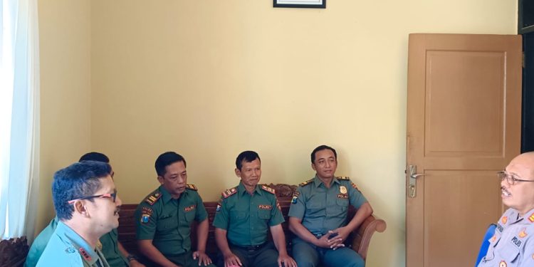 Sinergitas Polisi dan Perhutani Karanganyar Cegah Kerusakan Hutan di Ngawi