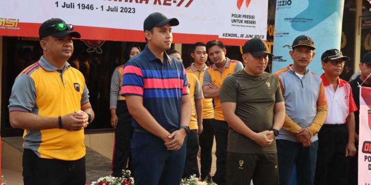 Tingkatkan Sinergitas TNI – Polri dan Forkopimda, Polres Kendal Gelar Olahraga Bersama Sambut HUT Bhayangkara ke-77