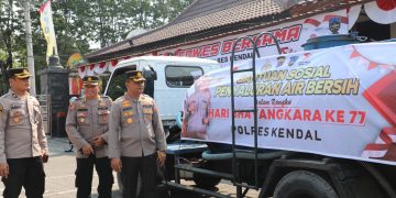Sambut HUT Bhayangkara ke-77 Polres Kendal Berikan Bantuan Air Bersih Kepada Warga Desa Damarsari