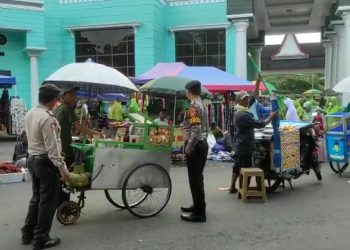*Kabid Humas Polda Jabar : Cegah Aksi Kejahatan, Polisi Beri Himbauan Kamtibmas di Islamic Center*