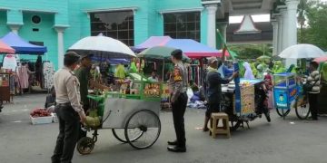 *Kabid Humas Polda Jabar : Cegah Aksi Kejahatan, Polisi Beri Himbauan Kamtibmas di Islamic Center*