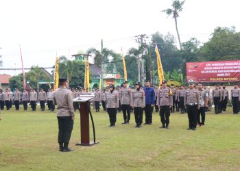 Polres Batang Berikan Penghargaan kepada Personel Berprestasi dan Masyarakat dalam Peringatan Hari Bhayangkara ke-77