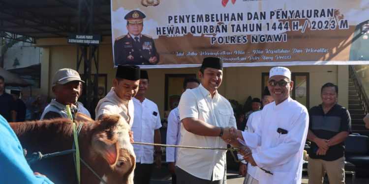 Hari Bhayangkara ke-77, Polres Ngawi Salurkan 36 Hewan Qurban dalam Idul Adha 1444 H tahun 2023