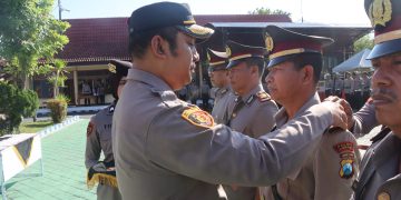 Jelang Hari Bhayangkara ke-77, Kapolres Ngawi Pimpin Upacara Sertijab Kapolsek dan Laporan Kenaikan Pangkat