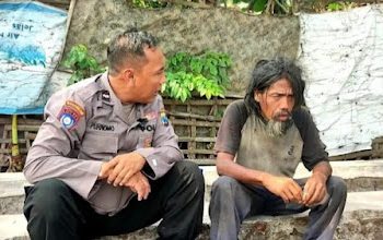 Bantu Masyarakat Tidak Mampu,Aipda Purnomo dapat Apresiasi Masyarakat