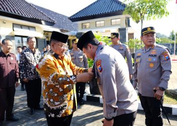 Kunjungi Polres Blitar Kota, Kapolda Jatim Resmikan Masjid Sinergitas Al Ikhsan dan Terima Hibah Aset Tanah Dari Pemkot Blitar