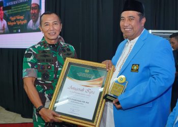 Bupati Maros Terima Anugerah Iqra dari IKA BKPRMI