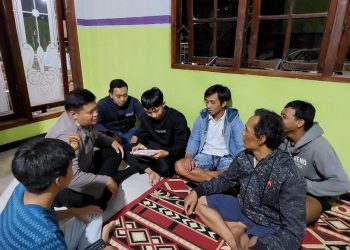 Bhabinkamtibmas Desa Karanggondang Laksanakan Sambang Berdialogis Dengan Para Pemuda