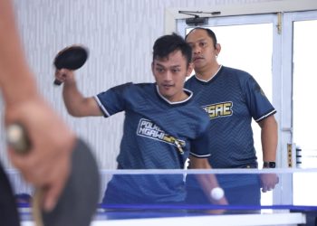Semarak Hari Bhayangkara Ke-77, Kapolres Ngawi Ikut Lomba Tenis Meja