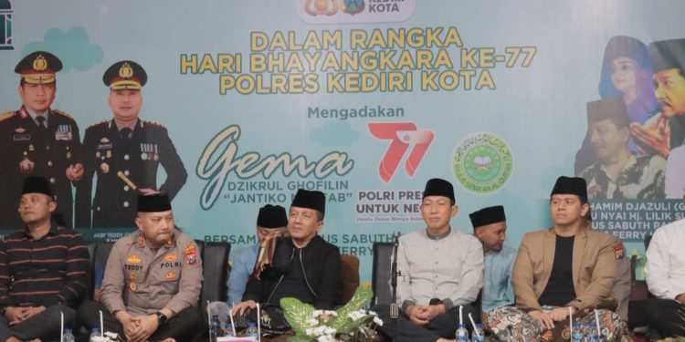 Jelang Hari Bhayangkara ke-77, Gelar Dzikrul Ghofilin Bersama Ribuan Jama’ah