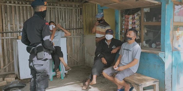 PATROLI DIALOGIS, PATROLI SAT BRIMOB POLDA  JABAR BERI PESAN KAMTIBMAS KEPADA WARGA