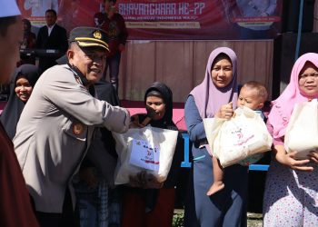 Polres Batang dan Komunitas Trabas Peduli Bantu Pembangunan Musala dan Bagikan Sembako