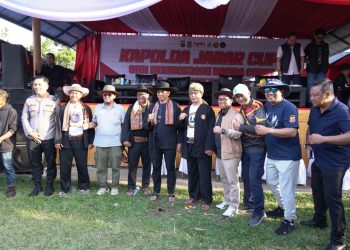 Kapolda Jabar Tutup Seni Ketangkasan Domba Garut Piala Kapolda Jawa Barat dan Berikan Tali Asih*