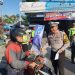 Dukung Operasi Patuh Semeru 2023, Satlantas Trenggalek Bagikan Pamflet dan Helm Untuk Pengguna Jalan*