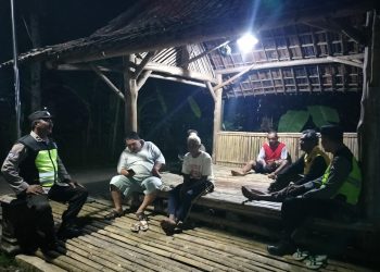 Jaga Kamtibmas di Ngawi, Polsek Ngrambe Patroli Pos Kamling