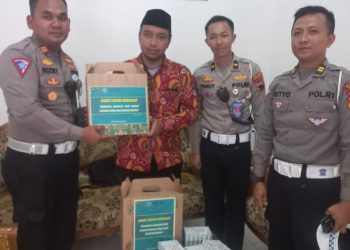 Satlantas Polres Kendal Edukasi Pelajar SMP Manbaul Hikmah Kaliwungu tentang Tatib Berlalulintas