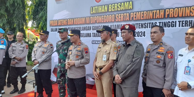 Sinergitas TNI Polri dan Pemprov Jateng Gelar Simulasi Pengamanan VIP Pemilu 2024 di Simpang Lima