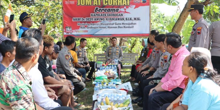 Polri Salurkan Bantuan Air Bersih Atasi Kekeringan di Grobogan