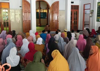 Pemdes Pucungkidul Santuni Puluhan Anak Yatim Piatu