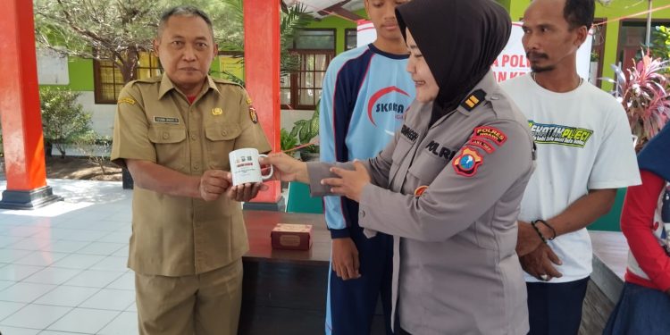 Warga dan Siswa Curhat ke Polwan Ngawi