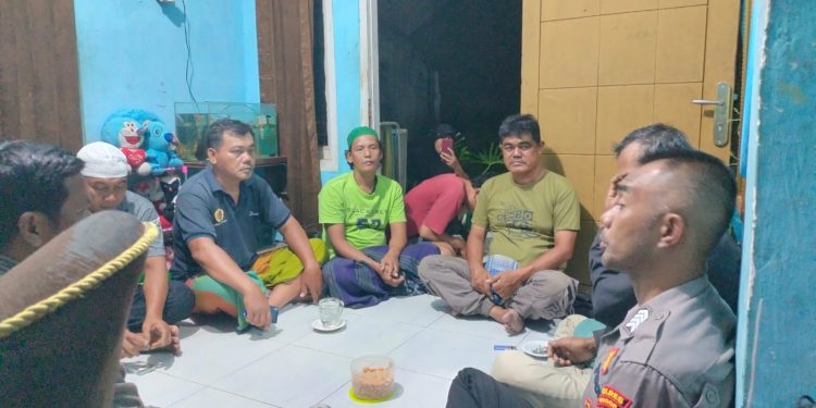 *Kabid Humas Polda Jabar : Polri Hadir, Sosialisasikan TPPO di Desa Cihideung Ilir*