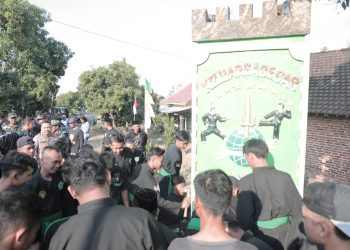 Kapolres Kediri Kota Apresiasi Perguruan Silat Pagar Nusa Tertibkan Tugu Secara Sukarela