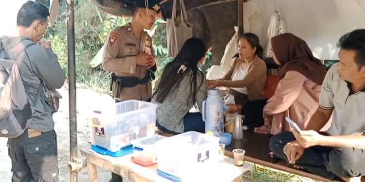 *SAT BRIMOB POLDA JABAR BERIKAN PESAN KAMTIBMAS KEPADA MASYARAKAT SEMPUR*