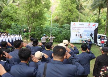 *Kapolres Trenggalek Pimpin Apel Pembentangan Bendera Merah Putih Raksasa Di Gunung Sepikul*