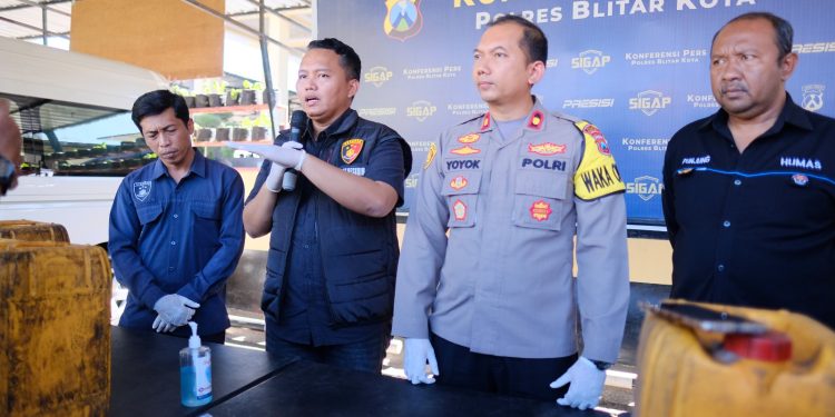 Polres Blitar Kota Ungkap Kasus BBM Ilegal, Amankan 1200 Liter Solar dan Satu Tersangka