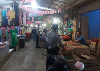 Kabid Humas Polda Jabar : Polisi Pantau Harga dan Ketersediaan Bahan Pokok di Komplek Pasar Subuh*