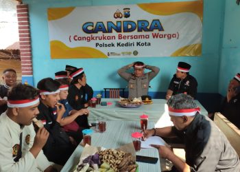 Jaga Kamtibmas Polres Kediri Kota Cangrukan Dengan Perguruan S