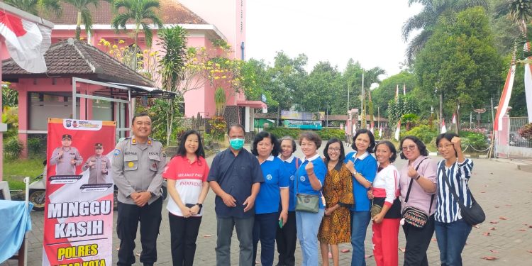Gelar Minggu Kasih di Gereja Santo Yusuf, Ini Pesan yang Disampaikan Kasat Binmas Polres Blitar Kota