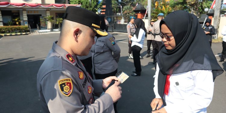Kapolres Kediri Kota Pimpin Gaktiplin Polwan Polres Kediri Kota
