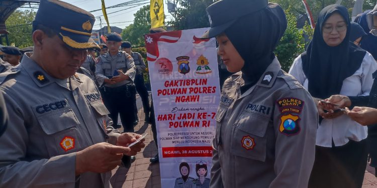 Polwan Polres Ngawi Melakukan Gaktiplin Serentak