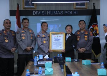 Divhumas Polri Raih Presisi Award Atas Prestasi Strategi Komunikasi Publik