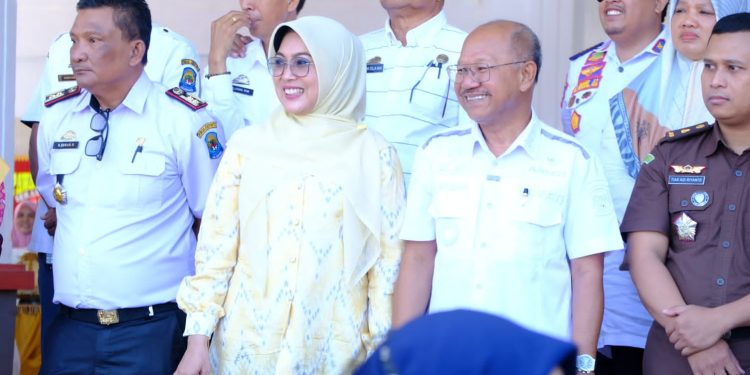 DISDIKBUD KABUPATEN JENEPONTO GELAR KARNAVAL KREATIVITAS TENAGA PENDIDIK DILAPANGAN PARANG PASSAMATUKANG