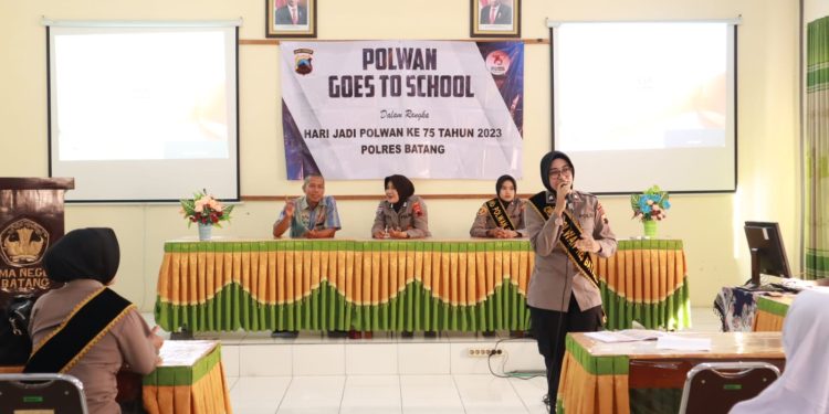 Turnamen Sepak Bola Bhayangkara Cup 2023 di Batang Sukses, SMAN 1 Bawang Juara