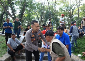 Jum’at Curhat Polres Kediri Kota Bersama Ponpes Wali Barokah di Taman Hutan Joyoboyo Kota Kediri