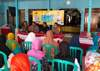 Polsek Udanawu Gelar Jumat Curhat Di Desa Mangunan, Waka Polsek Udanawu Sampaikan Himbauan Untuk Warga Desa