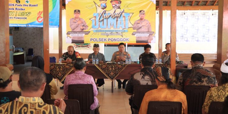 Hadiri Jumat Curhat Di Desa Ponggok, Kapolres Blitar Kota Ajak Masyarakat Andil dalam Harkamtibmas