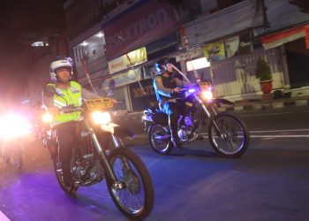 Antisipasi Kriminalitas Malam Minggu, Kapolres Blitar Kota Pimpin Patroli Skala Besar