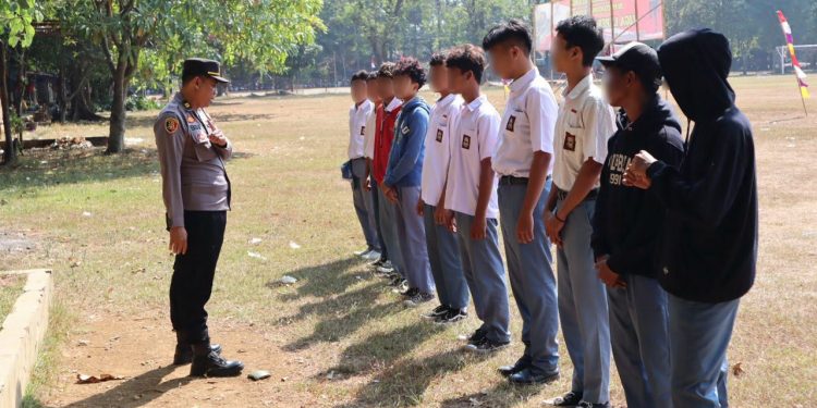 Edukasi dan Teguran: 17 Pelajar Bolos Sekolah Diberi Pembinaan oleh Polisi