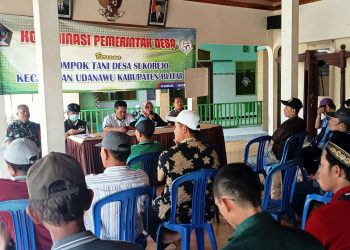 Bhabinkamtibmas Sukorejo hadiri pertemuan dengan Gapoktan