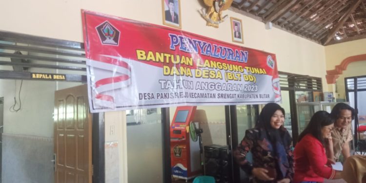 Penyaluran BLT-DD .Desa  Pakisrejo Kecamatan srengat kabupaten Blitar Berlangsung Lancar dan kondusif.