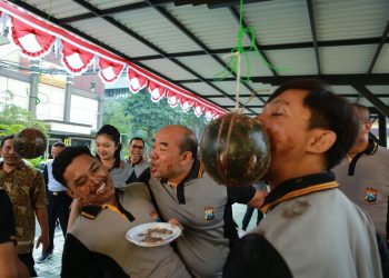 Meriahkan HUT RI ke 78 Bidhumas Polda Jatim Gelar Berbagai Lomba Maknai Bersatu itu Kuat
