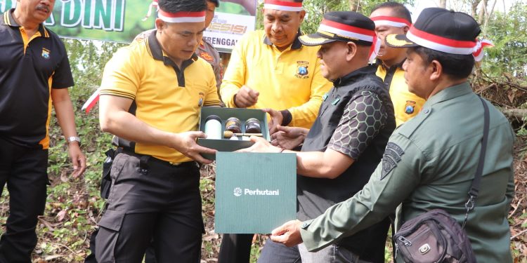 Lestarikan alam, Polres Trenggalek Gelar Penghijauan Serentak
