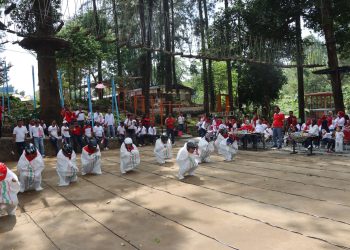 Serunya, Kapolres dan Wakapolres Ngawi Ikuti Lomba Agustusan